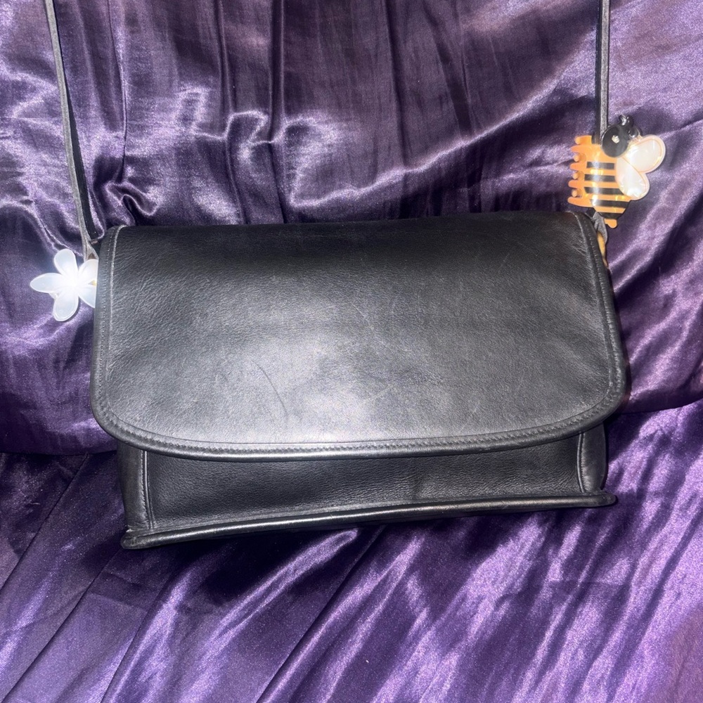 Vintage Coach Curtis Crossbody Black Leather Bag With Beautiful Gold Hardware